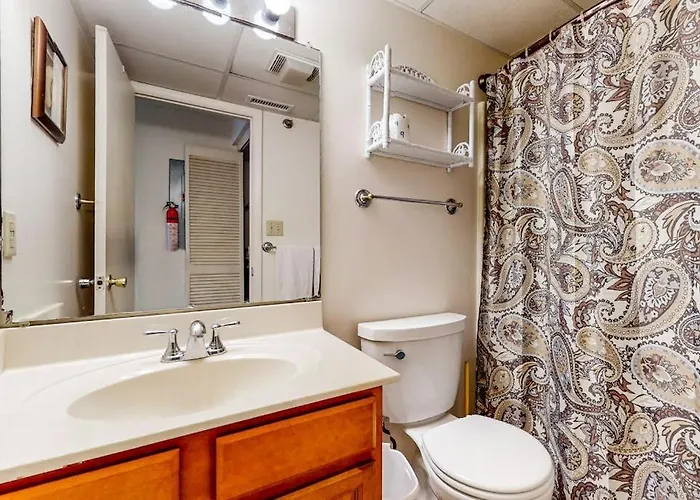 Sandy Square 305